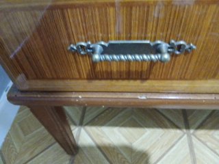 Cómoda de madera con 3 cajones