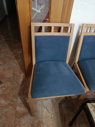 6 Sillas de comedor de madera y tela