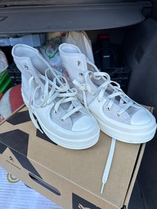 Converse Beige y Blanco Talla 38