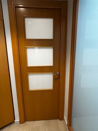 Puerta interior madera con cristal