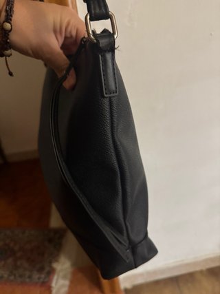 Tracolla Calvin Klein nera