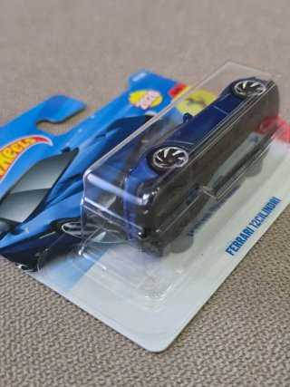 Ferrari 12 Cilindri - Hot Wheels