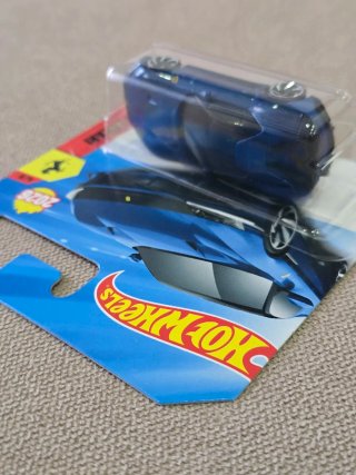 Ferrari 12 Cilindri - Hot Wheels