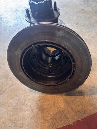 Buje Rueda Trasera Nissan Atleon ZD30
