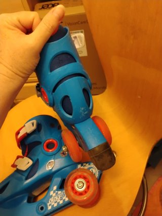 Patines en línea con casco y protectores