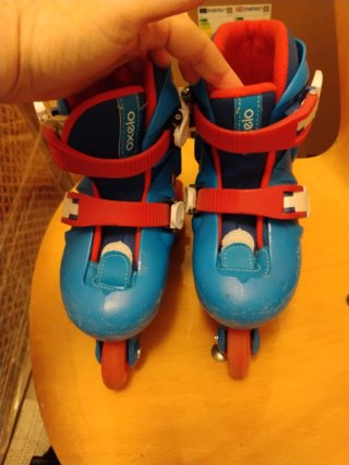 Patines en línea con casco y protectores