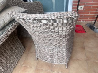 Mesa y 6 sillas exterios ESCUCHO OFERTAS