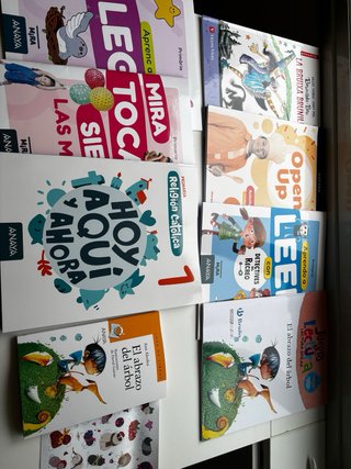 Libros de primero de primaria Baleares. Sin usar.