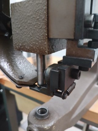 Máquina Jopevi a pedal para remaches