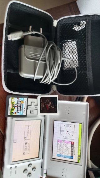 Nintendo DS Lite Plata/Blanco + Accesorios