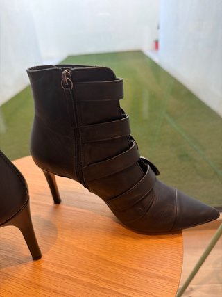 Botín piel negro hebillas T.38 (talla 37,5)