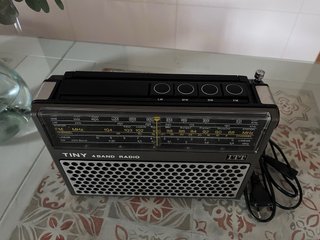 Radio multibanda ITT Tiny
