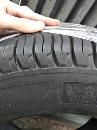 2 Michelin 4x4 Synchrone 245/70 R16