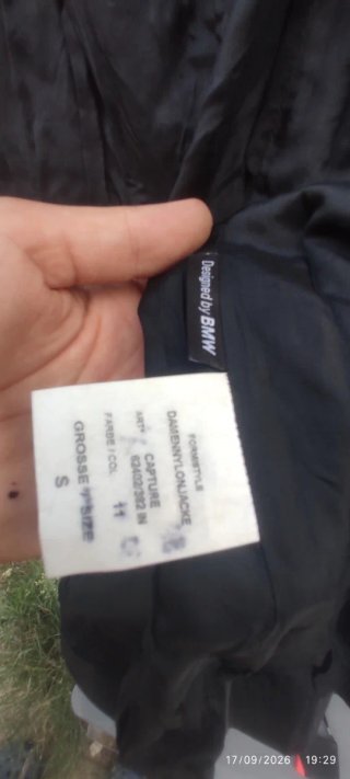 Chaquetón negro bmw