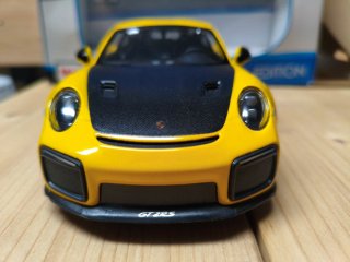 Porsche 911 GT2 RS Burago 1/24