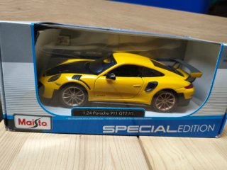 Porsche 911 GT2 RS Burago 1/24