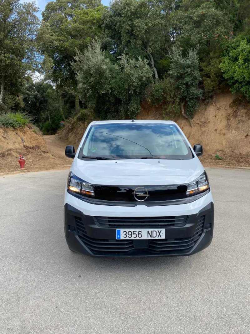 Opel Vivaro COMBI M 1.5 DIESEL MT6 CARGA STANDARD (2020) 2025