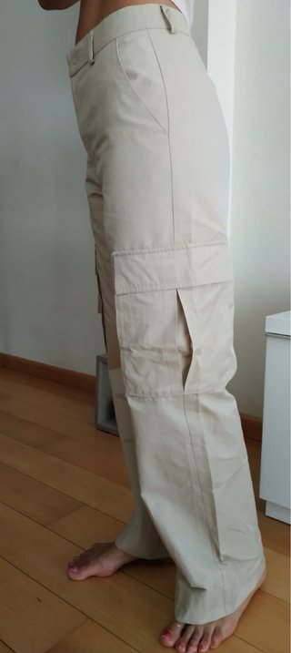 Pantalones anchos Stradivarius beige
