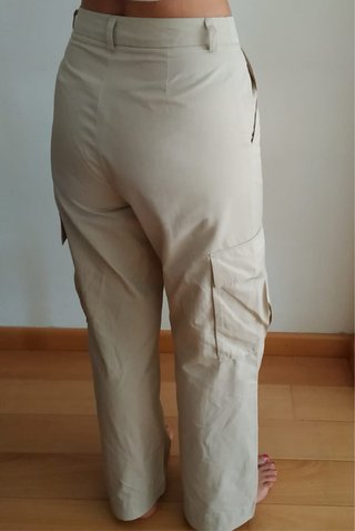 Pantalones anchos Stradivarius beige