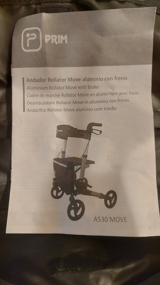 Andador 4 ruedas con asiento y cesta