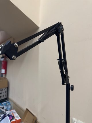 Soporte de suelo para tablet articulado
