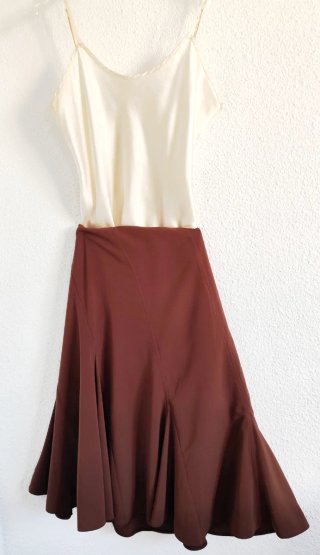 Conjunto Top Beige y Falda Marrón