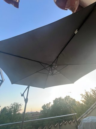 Parasol de terraza gris