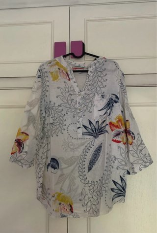 Blusa camisa blanca estampada