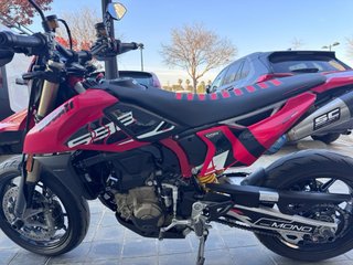 Ducati Hypermotard 698
