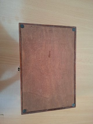 Caja de madera decorada