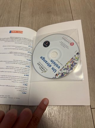 EVASION 1 UN ETRANGE VOISIN + CD