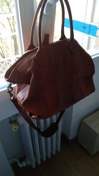 Bolso Massimo Dutti de piel.