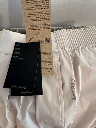 Pantalón Nike Tiro Alto Beige