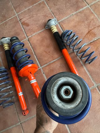 Suspensión Koni Naranja y Azul