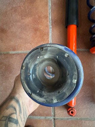 Suspensión Koni Naranja y Azul