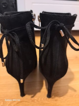 Botines Mariamare negros tacón medio