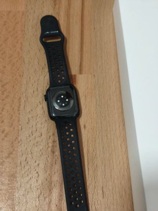 Apple Watch Series 8 x Nike