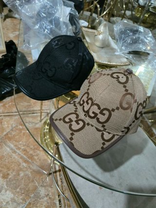 Gorras Gucci Negras y Marrones