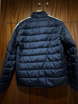 Chaqueta Adidas acolchada azul marino