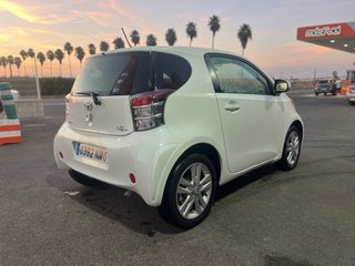 Toyota iQ 2010