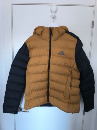 Chaqueta Adidas mostaza y negra talla M