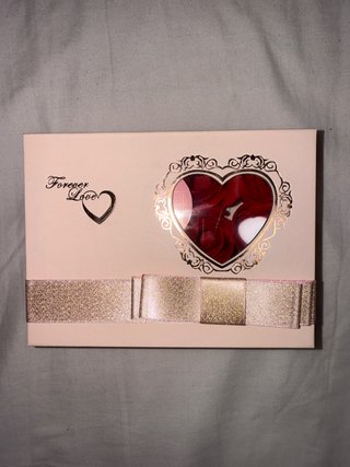 Caja de regalo rosas y corazón