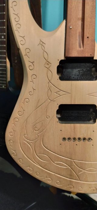 Cuerpo de guitarra Ibanez sin montar