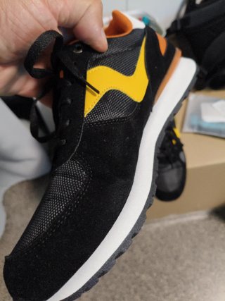 Zapatillas deportivas hombre negro y naranja