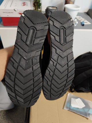 Zapatillas deportivas hombre negro y naranja