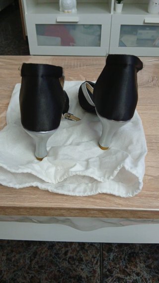 Zapatos de baile negros y plateados