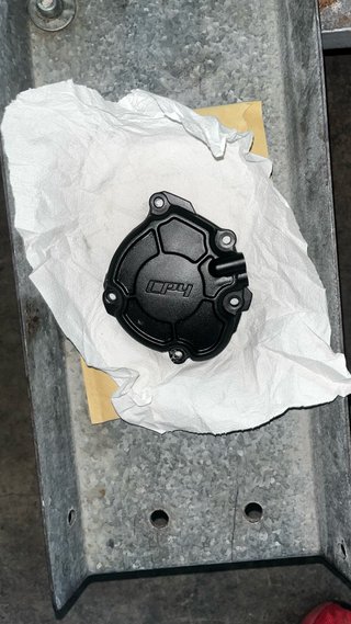 Tapa Bomba Aceite Yamaha R1 Negra