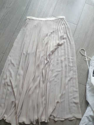 Falda plisada beige talla única