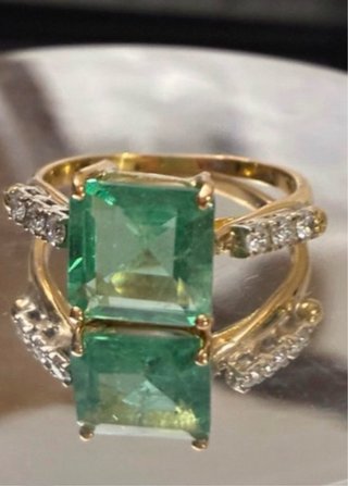 Anillo Oro 18k Esmeralda y Diamantes Naturales