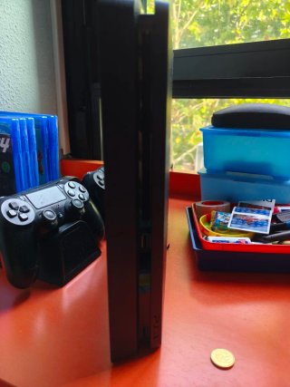 Consola PS4 Slim Sony Almacenamiento 1TB